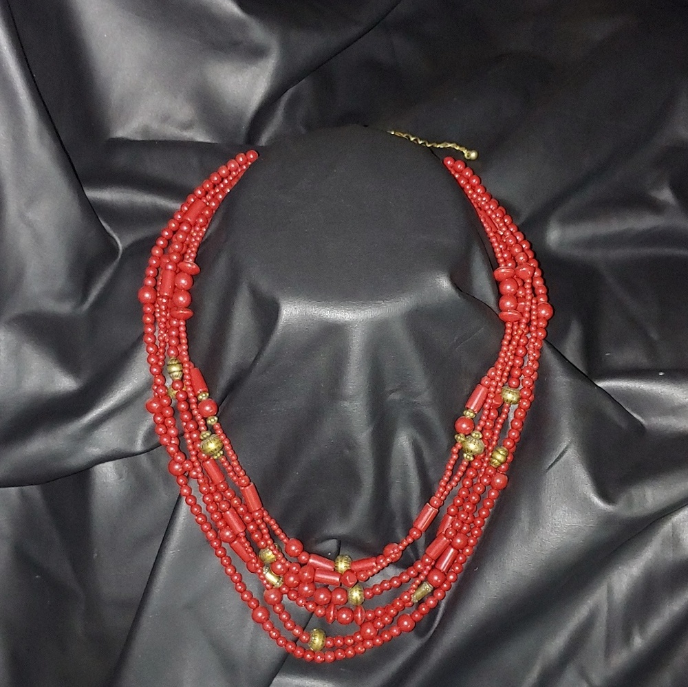 Premier Designs Impulse necklace.